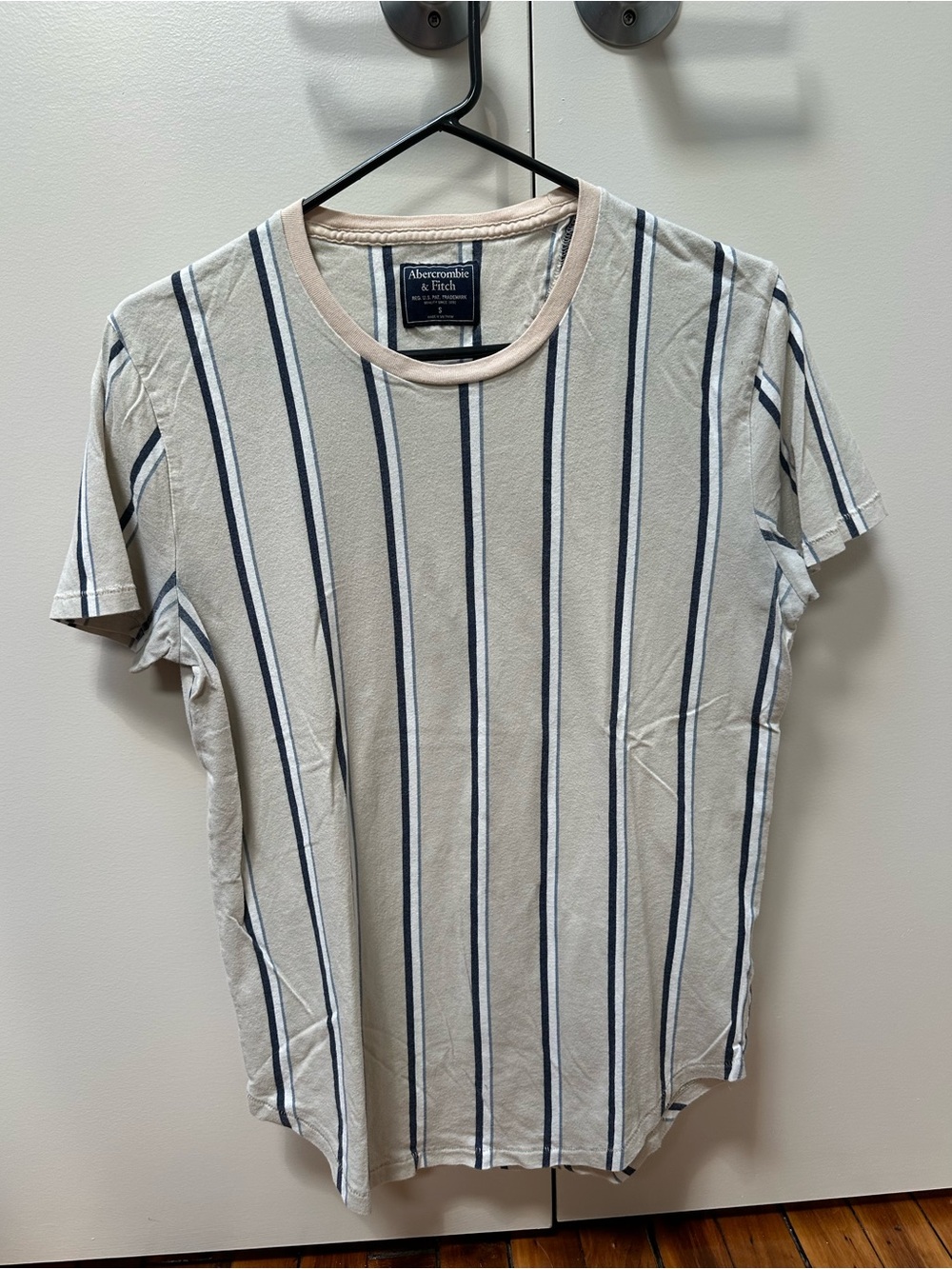 Abercrombie & Fitch Cream Tee with Navy Vertical Stripes